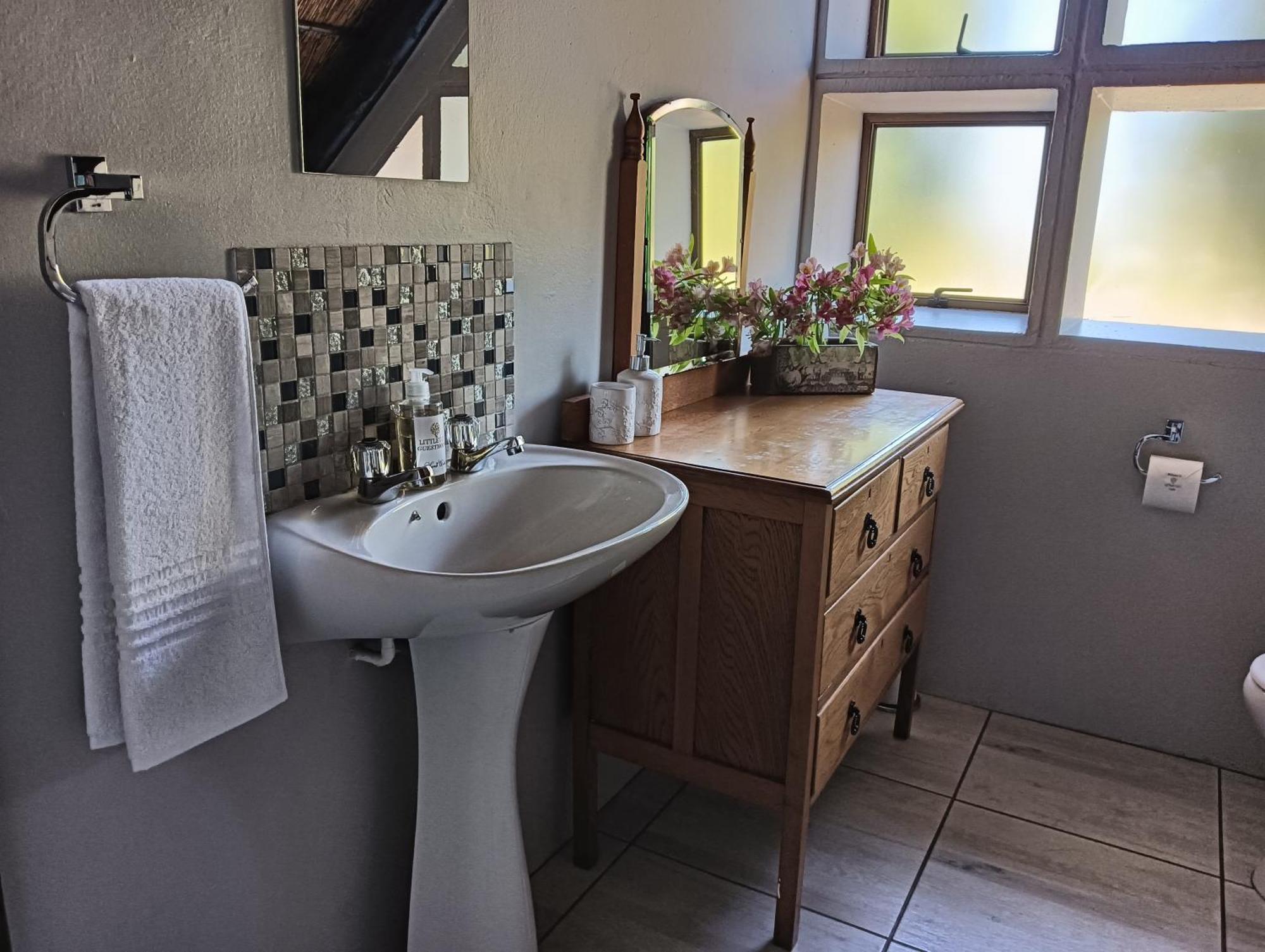 Bed and Breakfast Little Tree Loft 2 Uitenhage Екстер'єр фото